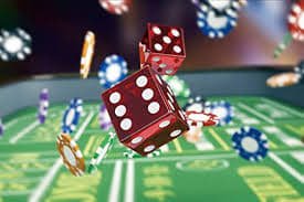 Slot Games PC မြန်မာ ကစားသမားများ ဂိမ်းကစားနေသောပုံ